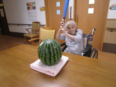 スイカ割り2.jpgのサムネイル画像