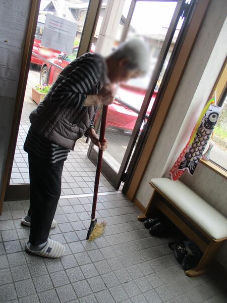 玄関掃除　永覚①.JPG